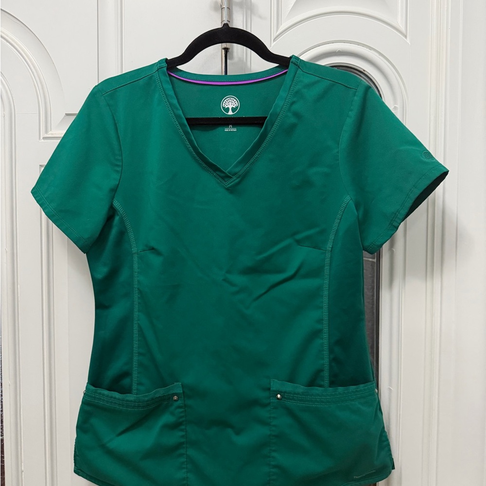 Purple Label by Healing Hands
Women's Juliet V-Neck Yoga Scrub Top